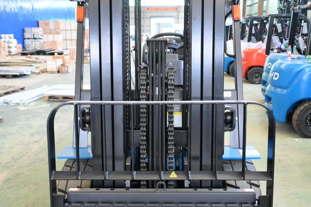 Tres ruedas, cero límites: carretillas elevadoras eléctricas triciclos(Figura1) Tres ruedas, cero límites: carretillas elevadoras eléctricas triciclos(Figura1)