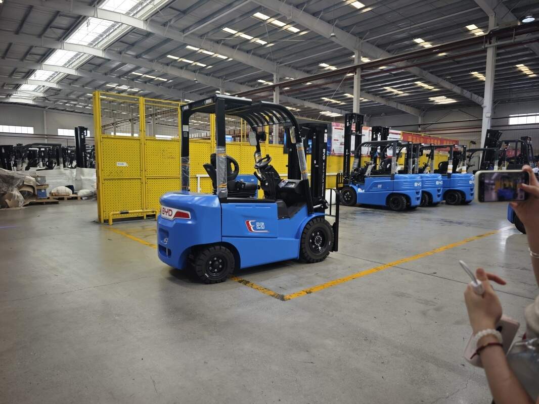 Normas de seguridad para carretillas elevadoras eléctricas(Figura3)