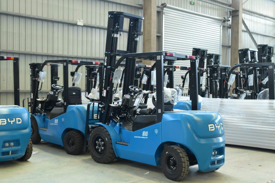 Guía de repuestos para el mantenimiento de autoelevadores eléctricos(Figura2) Guía de repuestos para el mantenimiento de autoelevadores eléctricos(Figura2)