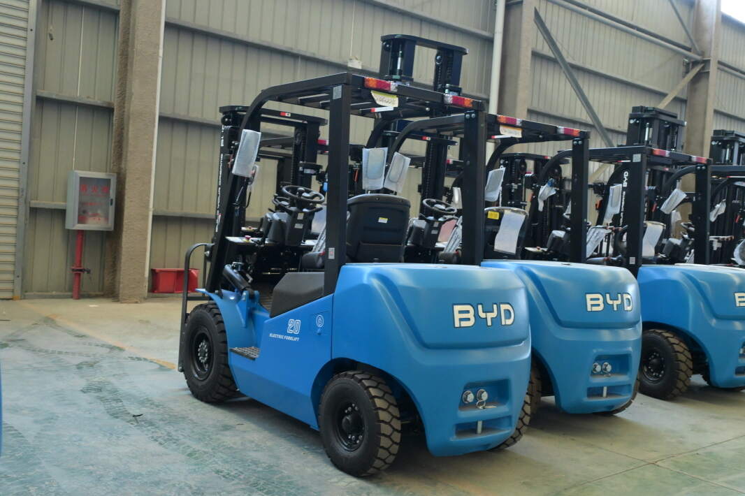 carretillas elevadoras eléctricas BYD: innovación china en movimiento