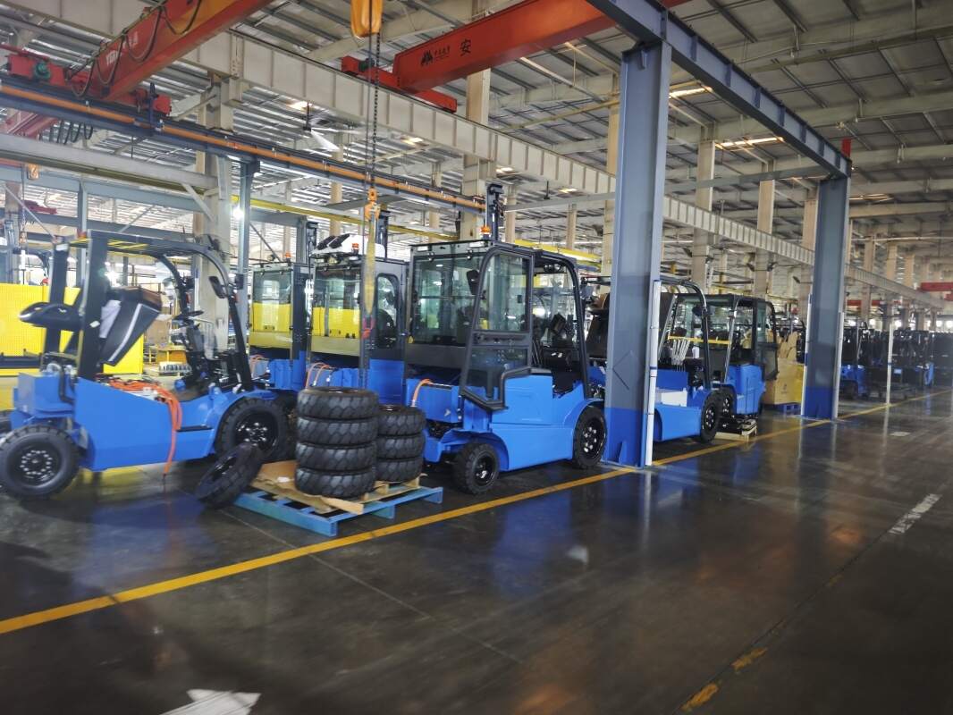 Tenemos montacargas eléctrico de 2.5 toneladas en stock en Colombia